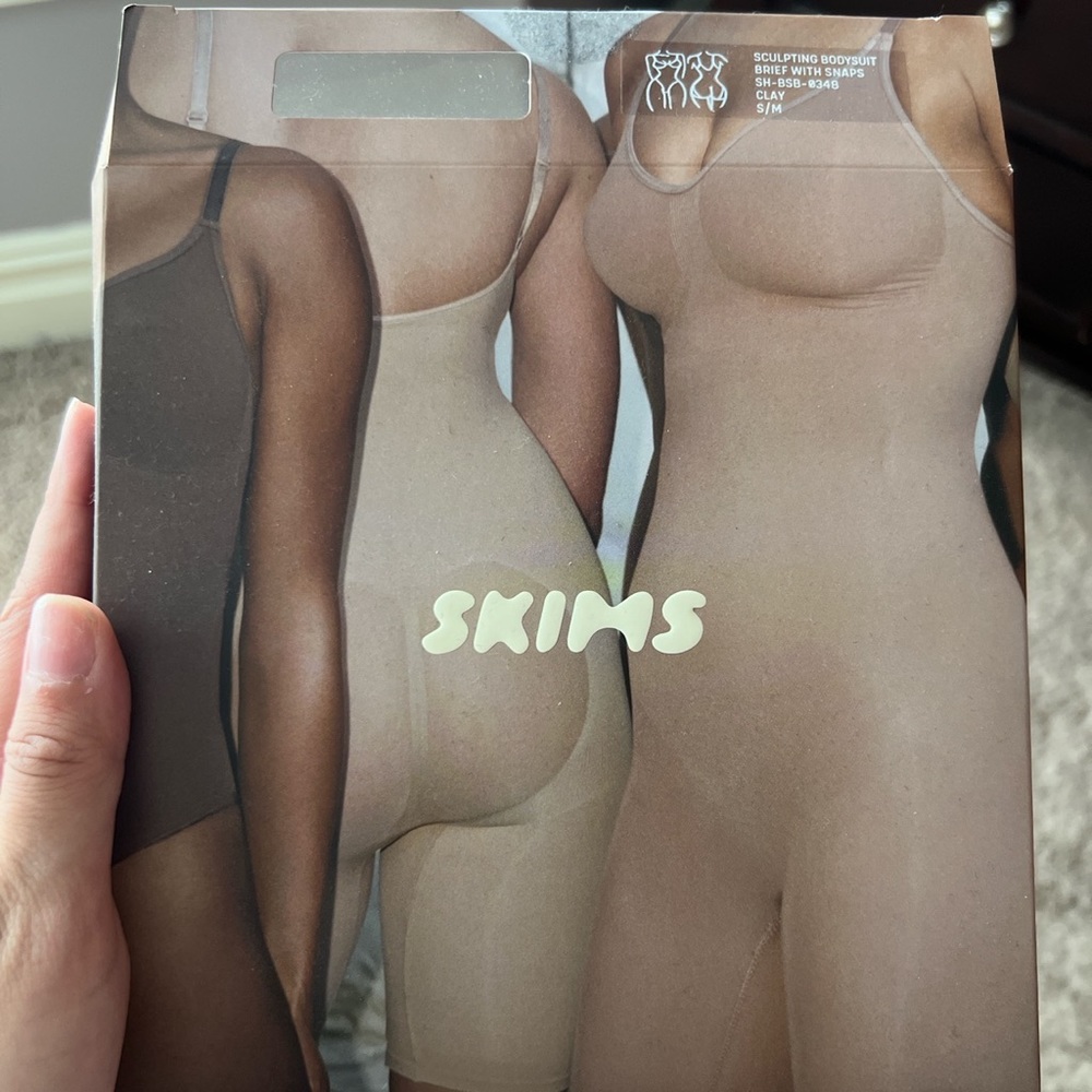 Skims bodysuit shapewear